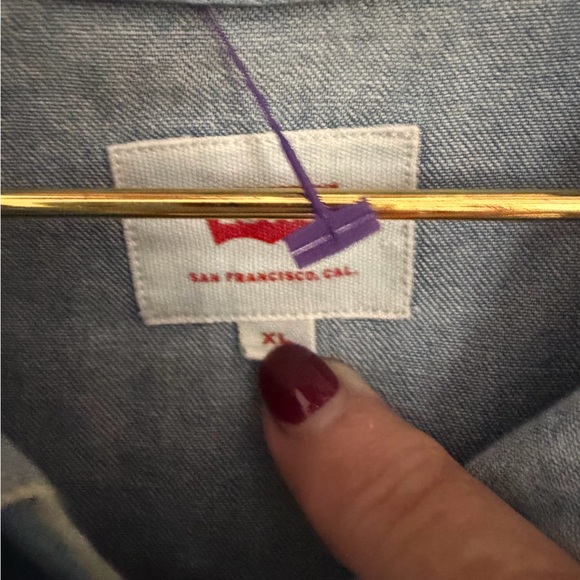 Levi's Bedazzled Blue Denim Shirt - Picture 4 of 4